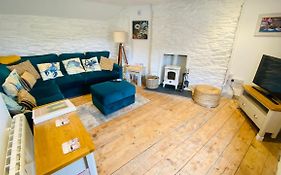 Spindrift Is A Beautiful Newly Refurbished Three Bedroom Private Family House Located On The Old Harbour And The Coastal Path In The Heart Of Beautiful Polperro